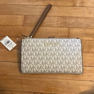 Michael Kors Wristlet